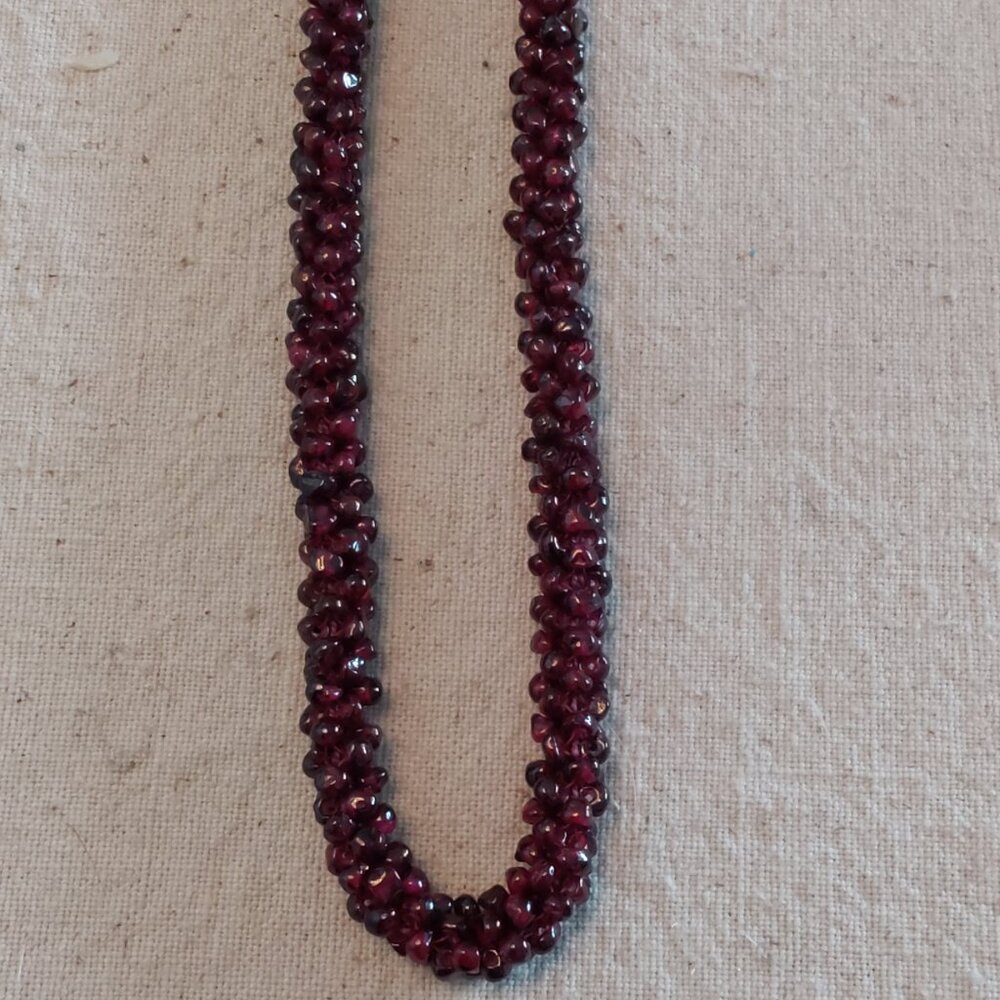 Vintage Garnet cluster beaded necklace - Picture 3 of 4